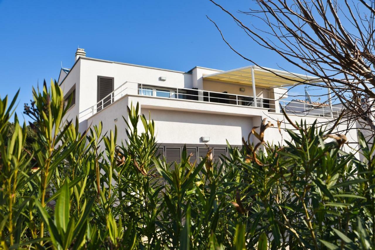 Apartmani Astrado Petrcane Luaran gambar