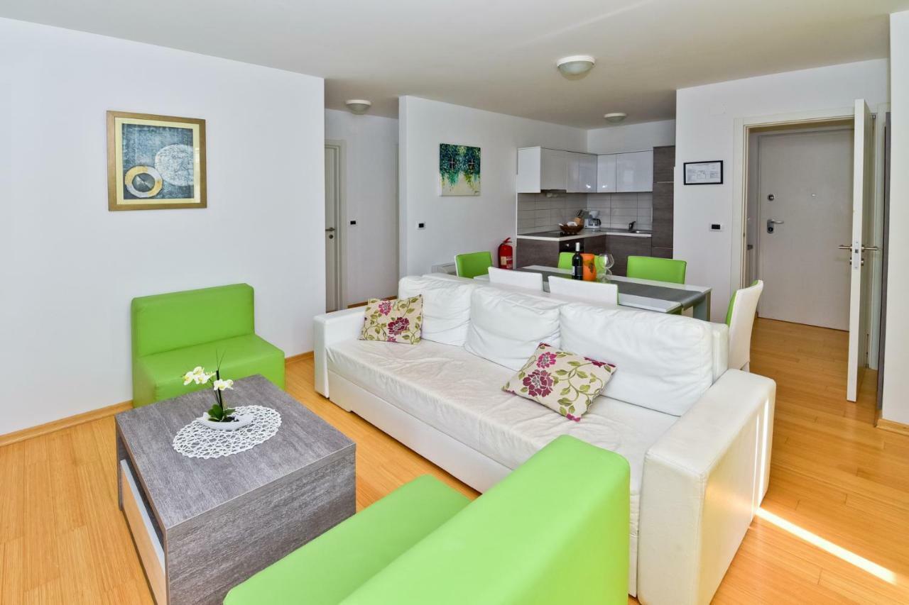 Apartmani Astrado Petrcane Luaran gambar
