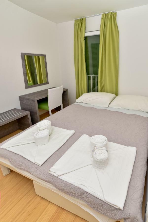 Apartmani Astrado Petrcane Luaran gambar
